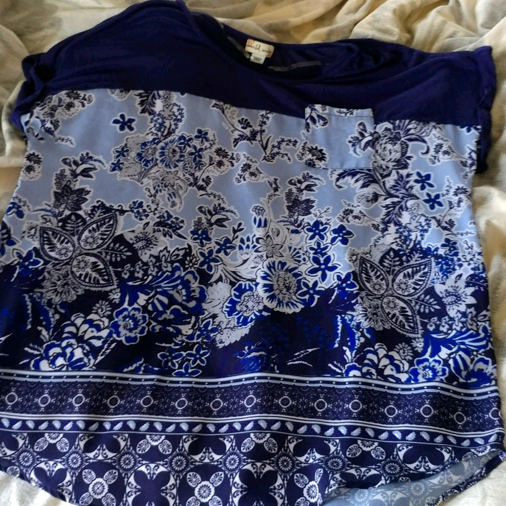 Shirt size large no stains smoke free home